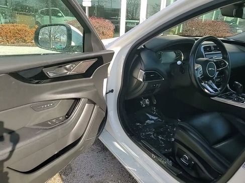 Used 2020 Jaguar XE S image 18