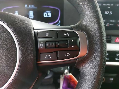 Used 2025 Kia Sportage LX AWD/4WD image 17