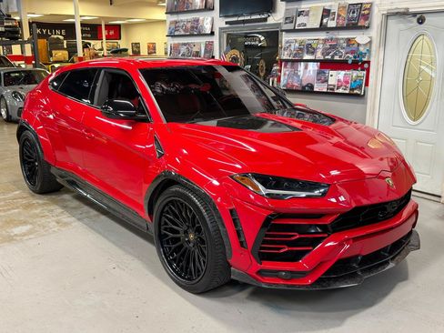 Used 2019 Lamborghini Urus AWD/4WD image 4