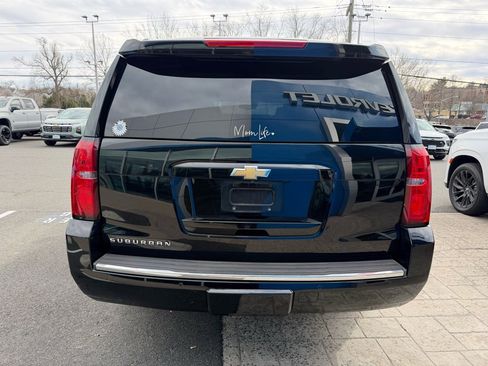 Used 2018 Chevrolet Suburban LT image 6
