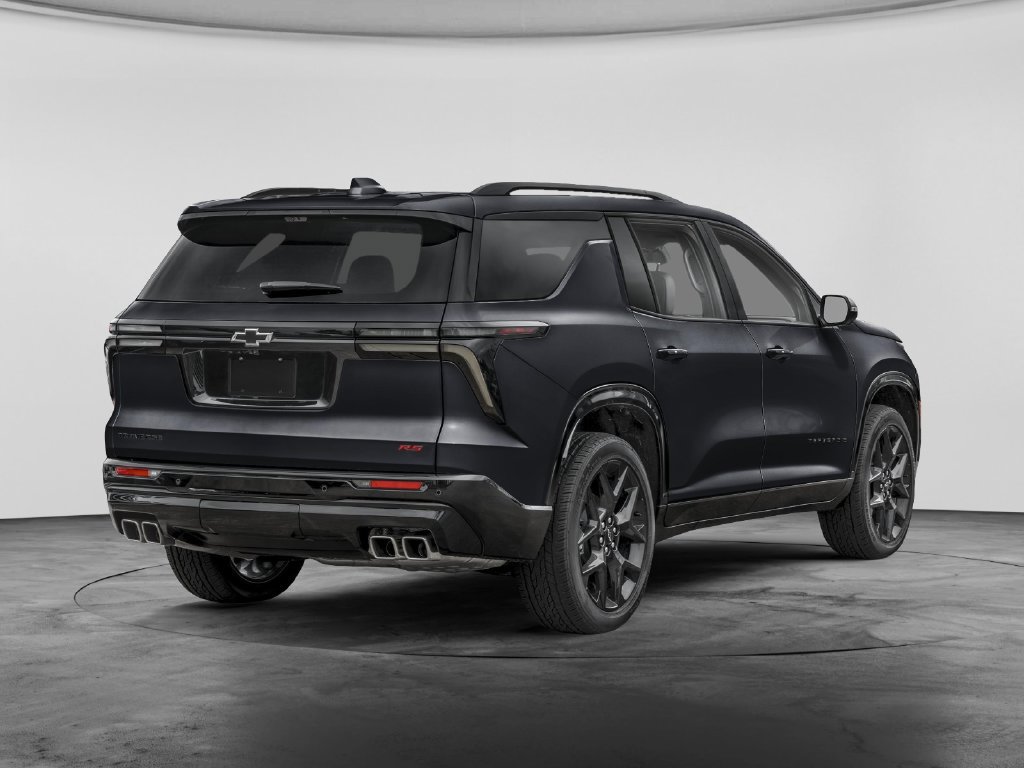 Used 2026 Chevrolet Traverse RS w/ LPO, Floor Liner Package FWD image 2