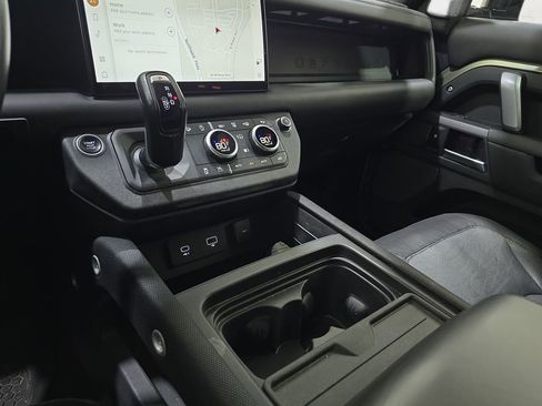 Used 2022 Land Rover Defender 90 X-Dynamic HSE image 27