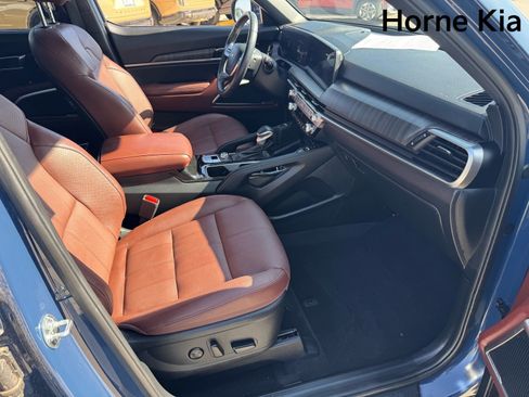 Certified 2024 Kia Telluride EX w/ EX Captain's Chair Package FWD image 26