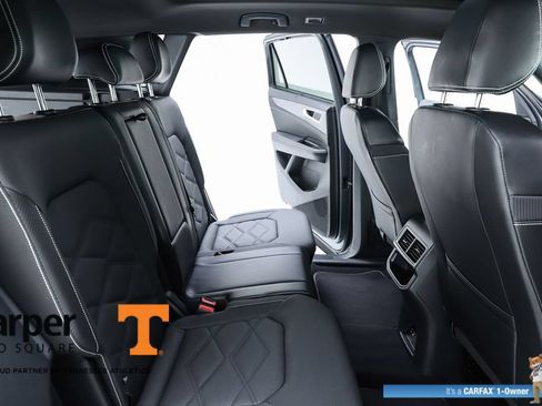 Used 2024 Volkswagen Atlas Cross Sport SE w/ Panoramic Sunroof Package FWD image 77