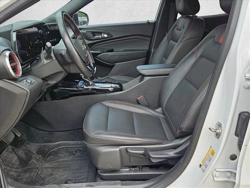 Used 2024 Chevrolet Trax RS w/ Sunroof Package FWD image 15