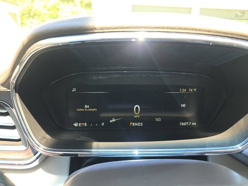Used 2017 Lincoln Continental Select FWD image 25