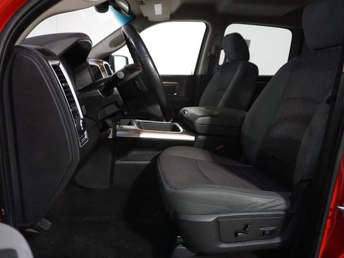 Used 2018 RAM 1500 Classic SLT w/ Luxury Group image 13