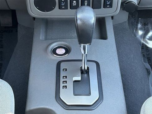 Certified 2020 Nissan Frontier SV w/ Midnight Edition Floor Mats image 22