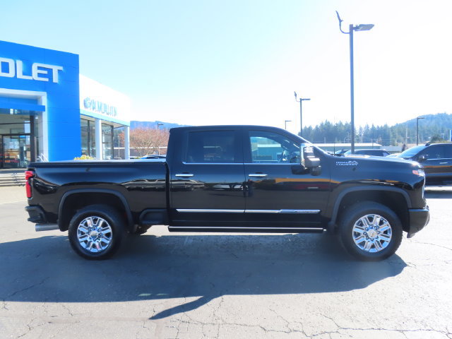 Used 2025 Chevrolet Silverado 2500 High Country AWD/4WD image 9
