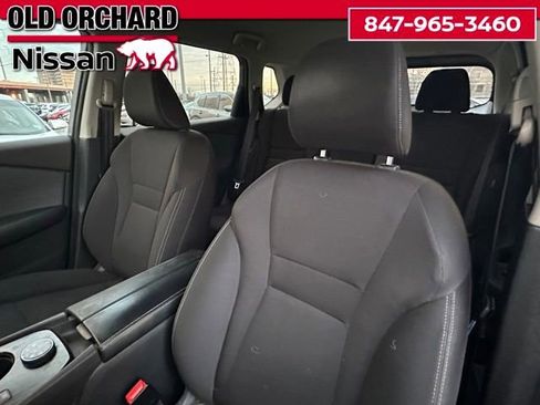 Used 2023 Nissan Rogue S AWD/4WD image 10