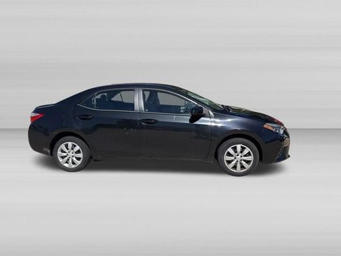 Used 2016 Toyota Corolla LE FWD image 3