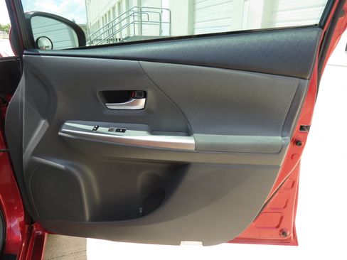 Used 2014 Toyota Prius V Two FWD image 28
