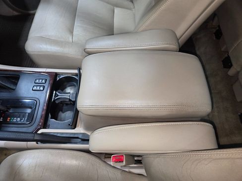 Used 2002 Toyota Land Cruiser image 87