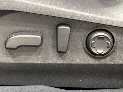 Certified 2025 Subaru Outback Limited AWD/4WD image 12