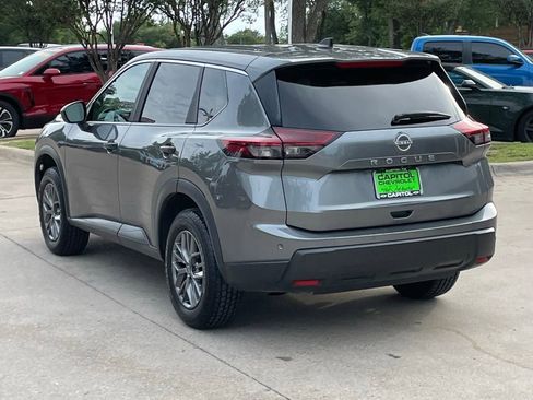 Used 2024 Nissan Rogue S FWD image 4