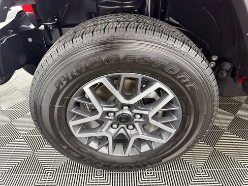Used 2026 Jeep Wrangler Unlimited Sahara AWD/4WD image 11