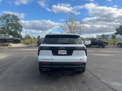 New 2026 Chevrolet Traverse RS w/ LPO, Floor Liner Package image 4