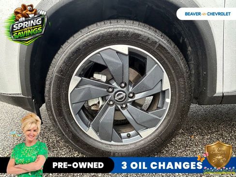 Used 2025 Nissan Rogue SV image 10