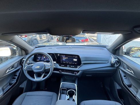 Used 2025 Chevrolet Equinox LT image 32