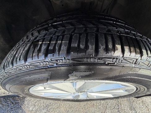 Used 2021 Toyota Camry LE image 36