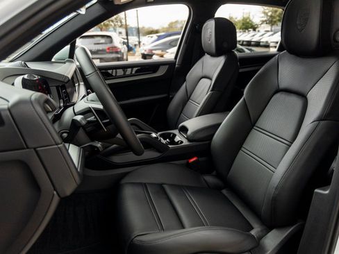 New 2026 Porsche Cayenne AWD/4WD image 5