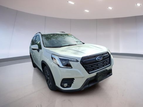 Used 2023 Subaru Forester Premium AWD/4WD image 1