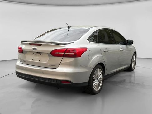 Used 2018 Ford Focus Titanium FWD image 5