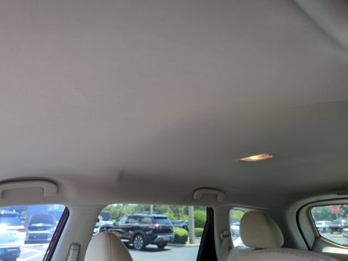 Certified 2019 Nissan Rogue SV FWD image 33