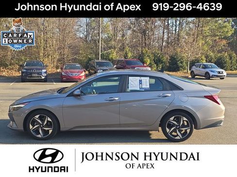 Used 2023 Hyundai Elantra SEL w/ Convenience Package image 19