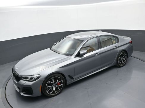 Used 2023 BMW 540i xDrive w/ M Sport Package image 33
