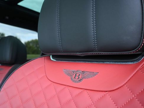 Used 2020 Bentley Bentayga AWD/4WD image 24