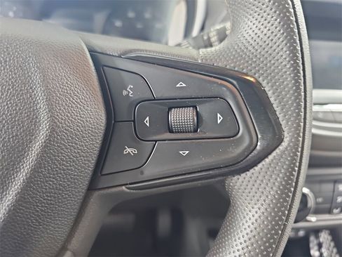 Used 2021 Chevrolet TrailBlazer LS image 23