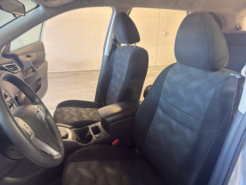 Used 2015 Nissan Rogue SV w/ SV Premium Package image 14