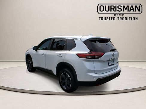 Used 2024 Nissan Rogue SV AWD/4WD image 7