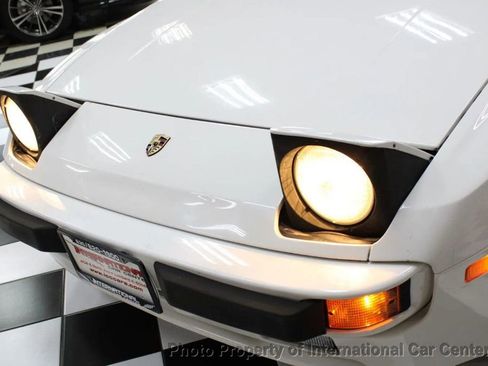 Used 1988 Porsche 944 Coupe image 17