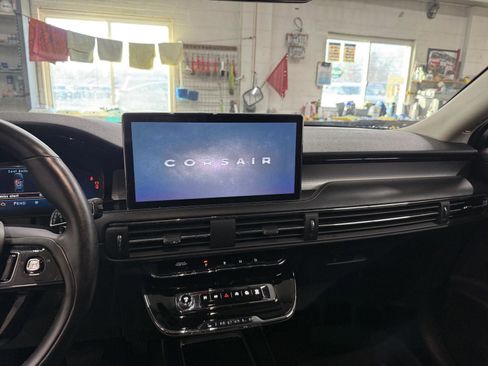 Used 2023 Lincoln Corsair AWD w/ Equipment Group 101A image 16