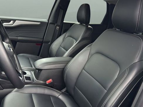 Used 2025 Ford Escape Platinum AWD/4WD image 32