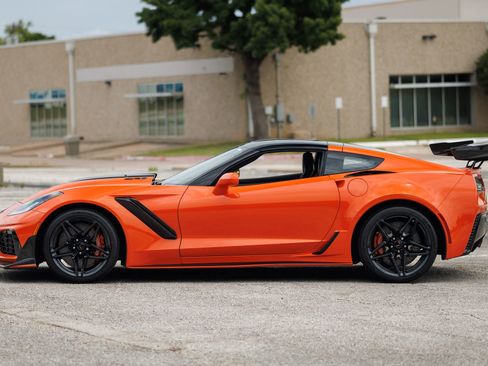 Used 2019 Chevrolet Corvette ZR1 RWD image 20