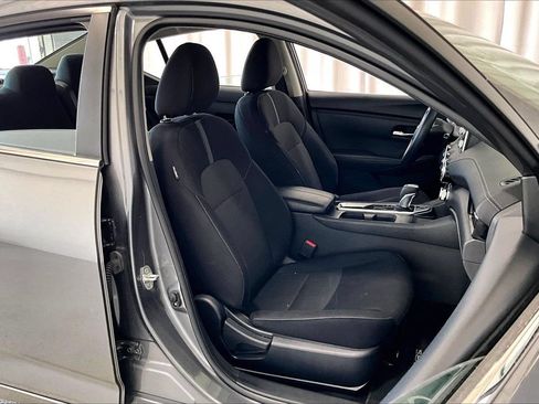 Used 2024 Nissan Sentra SV FWD image 16