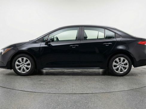 Used 2025 Toyota Corolla LE image 5