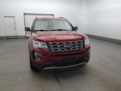 Used 2017 Ford Explorer XLT w/ Equipment Group 202A image 14
