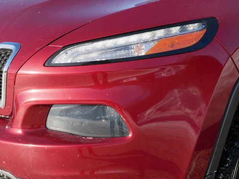 Used 2017 Jeep Cherokee Limited w/ Trailer Tow Group image 16