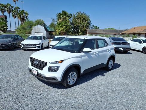 New 2026 Hyundai Venue SE image 1