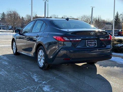 Used 2025 Toyota Camry LE image 5