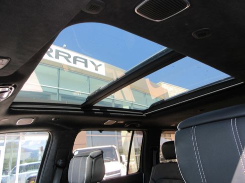 Used 2023 Jeep Grand Wagoneer Series II w/ Premium Group II AWD/4WD image 19