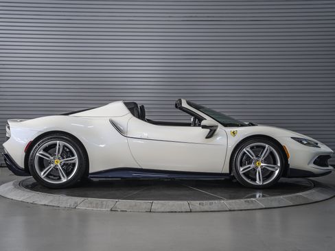 Used 2025 Ferrari 296 GTS RWD image 6