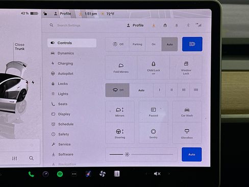 Used 2023 Tesla Model 3 Standard Range image 16