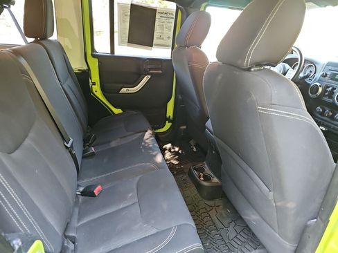 Used 2017 Jeep Wrangler Unlimited Sahara AWD/4WD image 15