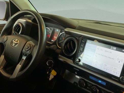 Used 2021 Toyota Tacoma SR5 RWD image 43