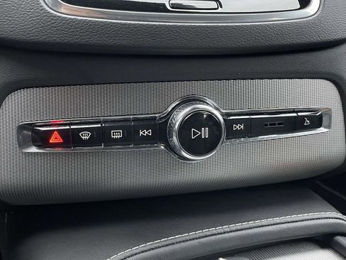 Used 2020 Volvo XC90 T8 R-Design image 20